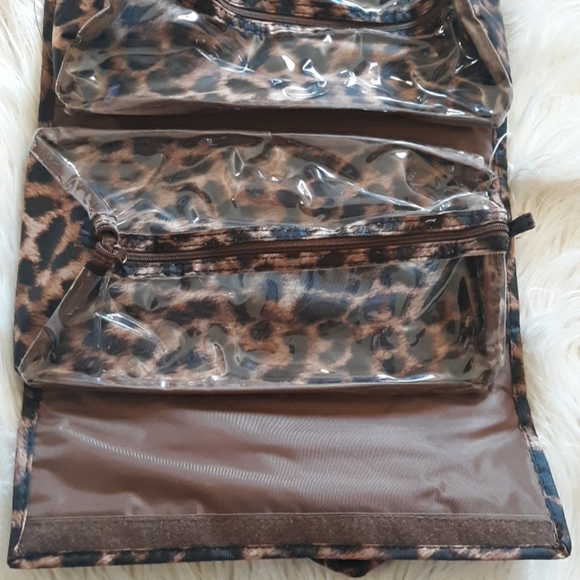 JM New YorkAnimal Print Makeup Bag - Picture 8 of 8